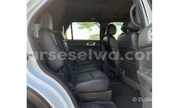 Buy Import Ford Explorer White Car in Import - Dubai in East Mahé Buy Import Ford Explorer White Car in Import - Dubai in East Mahé