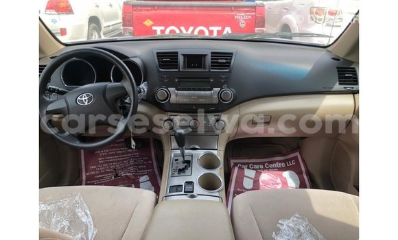 Buy Import Toyota Highlander Blue Car in Import - Dubai in East Mahé Buy Import Toyota Highlander Blue Car in Import - Dubai in East Mahé