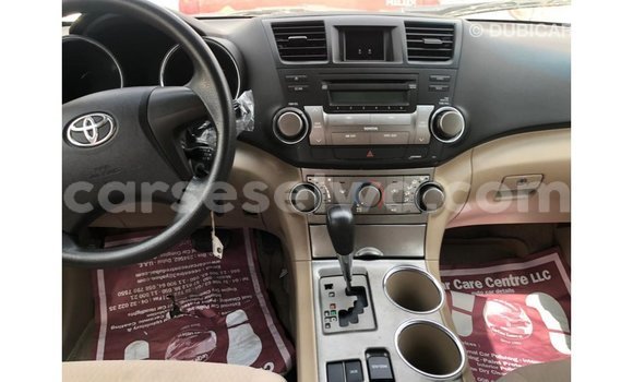 Buy Import Toyota Highlander Blue Car in Import - Dubai in East Mahé Buy Import Toyota Highlander Blue Car in Import - Dubai in East Mahé