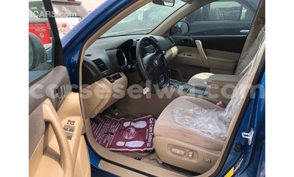 Buy Import Toyota Highlander Blue Car in Import - Dubai in East Mahé Buy Import Toyota Highlander Blue Car in Import - Dubai in East Mahé