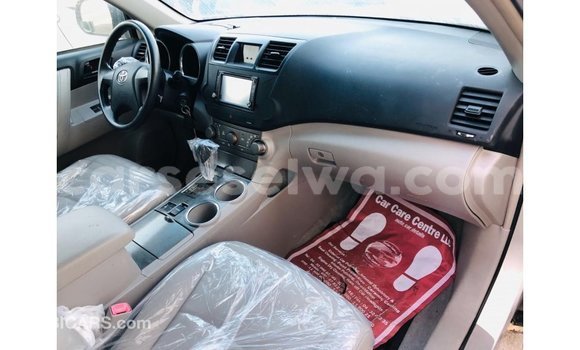 Buy Import Toyota Highlander Other Car in Import - Dubai in East Mahé Buy Import Toyota Highlander Other Car in Import - Dubai in East Mahé