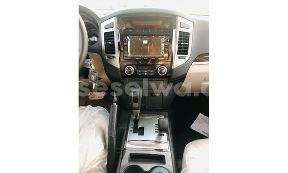 Buy Import Mitsubishi Pajero Black Car in Import - Dubai in East Mahé Buy Import Mitsubishi Pajero Black Car in Import - Dubai in East Mahé