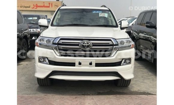 Buy Import Toyota Land Cruiser White Car in Import - Dubai in East Mahé Buy Import Toyota Land Cruiser White Car in Import - Dubai in East Mahé