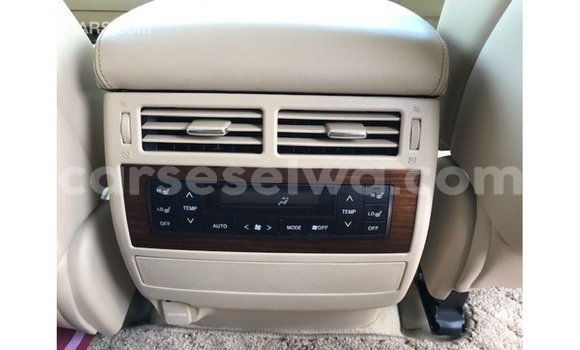 Buy Import Toyota Land Cruiser White Car in Import - Dubai in East Mahé Buy Import Toyota Land Cruiser White Car in Import - Dubai in East Mahé