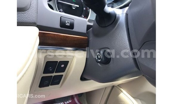 Buy Import Toyota Land Cruiser White Car in Import - Dubai in East Mahé Buy Import Toyota Land Cruiser White Car in Import - Dubai in East Mahé