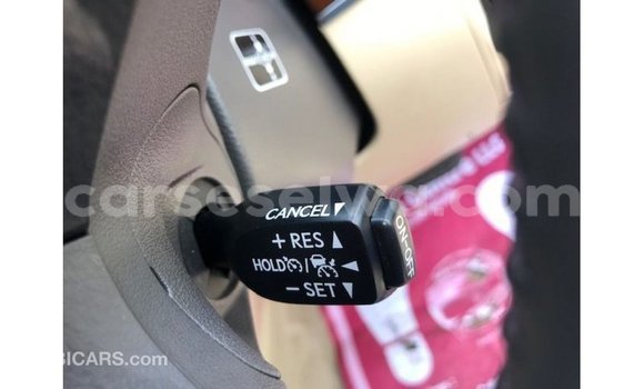 Buy Import Toyota Land Cruiser White Car in Import - Dubai in East Mahé Buy Import Toyota Land Cruiser White Car in Import - Dubai in East Mahé