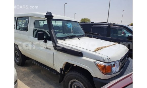 Buy Import Toyota Land Cruiser White Car in Import - Dubai in East Mahé Buy Import Toyota Land Cruiser White Car in Import - Dubai in East Mahé