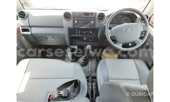 Buy Import Toyota Land Cruiser White Car in Import - Dubai in East Mahé Buy Import Toyota Land Cruiser White Car in Import - Dubai in East Mahé