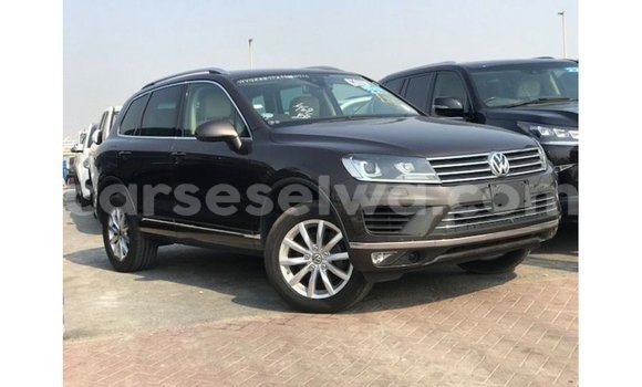 Acheter Import Voiture Volkswagen Touareg Marron à Import - Dubai, East Mahé