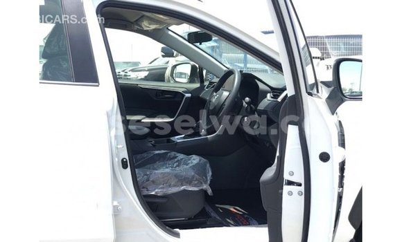 Buy Import Toyota Ade White Truck in Import - Dubai in East Mahé Buy Import Toyota Ade White Truck in Import - Dubai in East Mahé