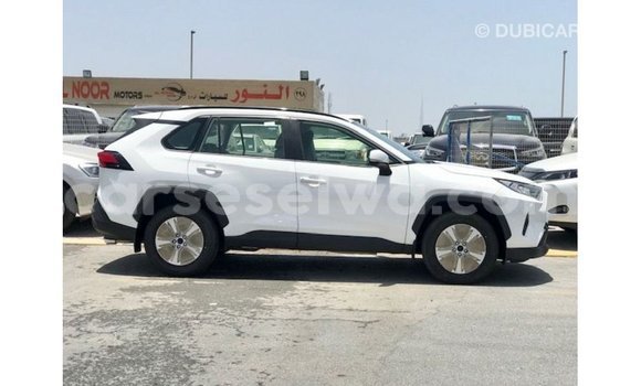 Buy Import Toyota Ade White Truck in Import - Dubai in East Mahé Buy Import Toyota Ade White Truck in Import - Dubai in East Mahé