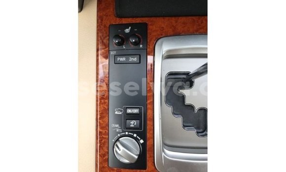 Acheter Import Voiture Toyota Land Cruiser Rouge à Import - Dubai, East Mahé Acheter Import Voiture Toyota Land Cruiser Rouge à Import - Dubai, East Mahé