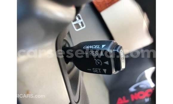 Acheter Import Voiture Toyota Land Cruiser Rouge à Import - Dubai, East Mahé Acheter Import Voiture Toyota Land Cruiser Rouge à Import - Dubai, East Mahé