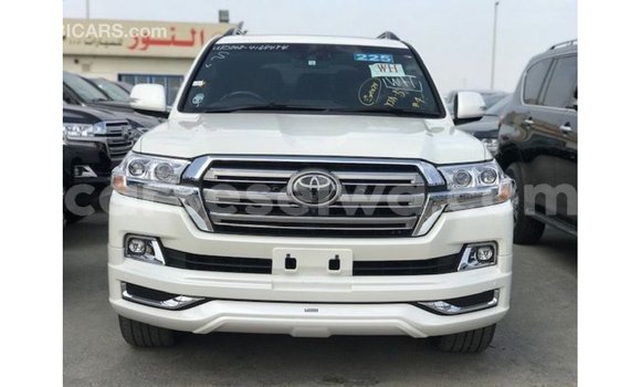 Buy Import Toyota Land Cruiser White Car in Import - Dubai in East Mahé Buy Import Toyota Land Cruiser White Car in Import - Dubai in East Mahé