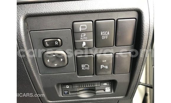 Buy Import Toyota Land Cruiser White Car in Import - Dubai in East Mahé Buy Import Toyota Land Cruiser White Car in Import - Dubai in East Mahé