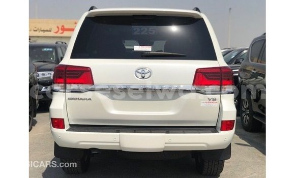 Buy Import Toyota Land Cruiser White Car in Import - Dubai in East Mahé Buy Import Toyota Land Cruiser White Car in Import - Dubai in East Mahé