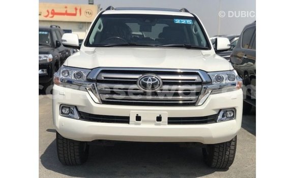 Buy Import Toyota Land Cruiser White Car in Import - Dubai in East Mahé Buy Import Toyota Land Cruiser White Car in Import - Dubai in East Mahé