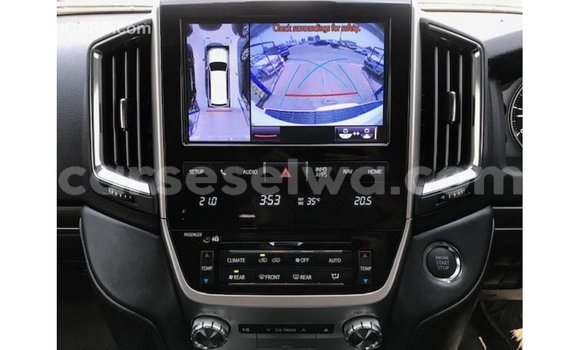 Buy Import Toyota Land Cruiser White Car in Import - Dubai in East Mahé Buy Import Toyota Land Cruiser White Car in Import - Dubai in East Mahé