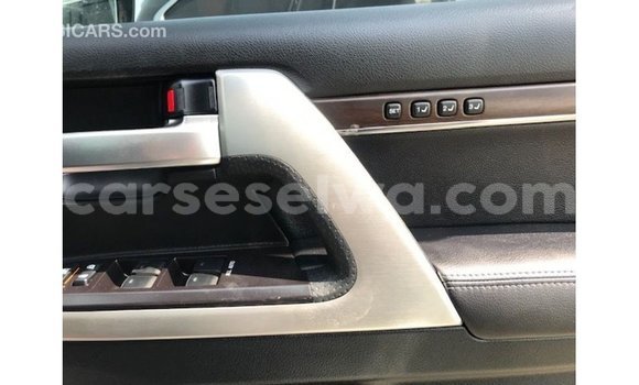 Buy Import Toyota Land Cruiser White Car in Import - Dubai in East Mahé Buy Import Toyota Land Cruiser White Car in Import - Dubai in East Mahé