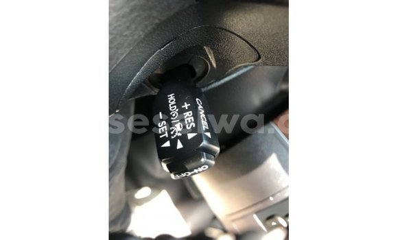 Buy Import Toyota Land Cruiser White Car in Import - Dubai in East Mahé Buy Import Toyota Land Cruiser White Car in Import - Dubai in East Mahé