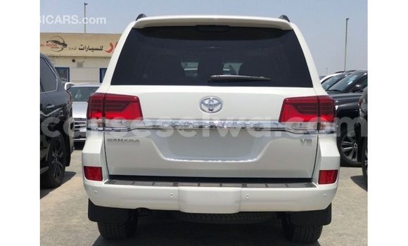 Buy Import Toyota Land Cruiser White Car in Import - Dubai in East Mahé Buy Import Toyota Land Cruiser White Car in Import - Dubai in East Mahé