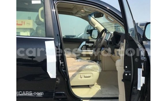 Buy Import Toyota Land Cruiser Black Car in Import - Dubai in East Mahé Buy Import Toyota Land Cruiser Black Car in Import - Dubai in East Mahé