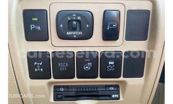 Acheter Import Voiture Toyota Land Cruiser Noir à Import - Dubai, East Mahé Acheter Import Voiture Toyota Land Cruiser Noir à Import - Dubai, East Mahé