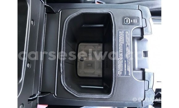 Acheter Import Voiture Toyota Land Cruiser Blanc à Import - Dubai, East Mahé Acheter Import Voiture Toyota Land Cruiser Blanc à Import - Dubai, East Mahé