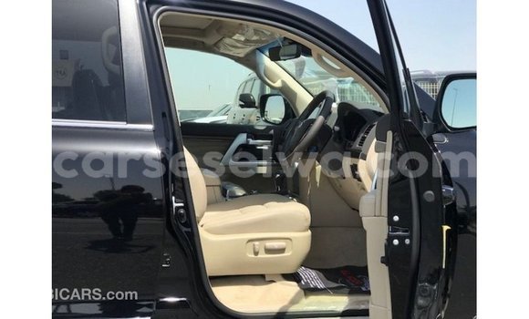 Buy Import Toyota Land Cruiser Black Car in Import - Dubai in East Mahé Buy Import Toyota Land Cruiser Black Car in Import - Dubai in East Mahé