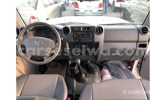 Buy Import Toyota Land Cruiser White Car in Import - Dubai in East Mahé Buy Import Toyota Land Cruiser White Car in Import - Dubai in East Mahé