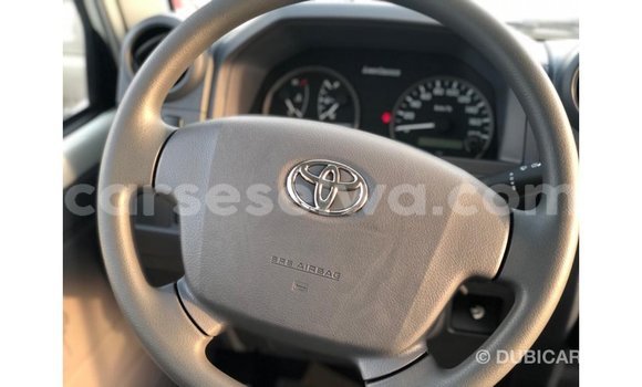 Buy Import Toyota Land Cruiser White Car in Import - Dubai in East Mahé Buy Import Toyota Land Cruiser White Car in Import - Dubai in East Mahé