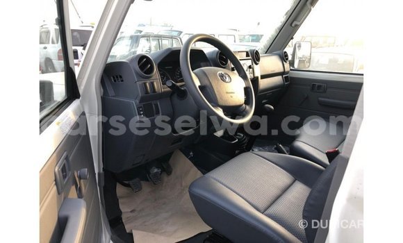 Buy Import Toyota Land Cruiser White Car in Import - Dubai in East Mahé Buy Import Toyota Land Cruiser White Car in Import - Dubai in East Mahé