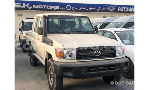 Buy Import Toyota Land Cruiser White Car in Import - Dubai in East Mahé Buy Import Toyota Land Cruiser White Car in Import - Dubai in East Mahé