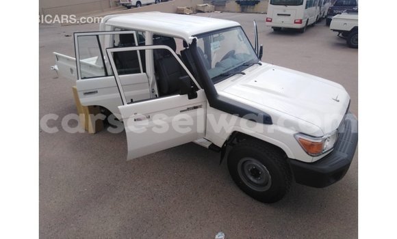 Buy Import Toyota Land Cruiser White Car in Import - Dubai in East Mahé Buy Import Toyota Land Cruiser White Car in Import - Dubai in East Mahé