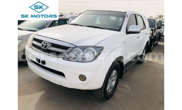 Buy Import Toyota Fortuner White Car in Import - Dubai in East Mahé