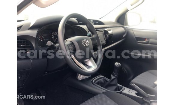 Buy Import Toyota Hilux White Car in Import - Dubai in East Mahé Buy Import Toyota Hilux White Car in Import - Dubai in East Mahé