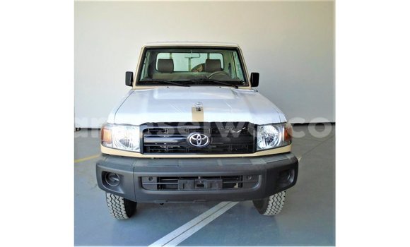 Buy Import Toyota Land Cruiser Beige Car in Import - Dubai in East Mahé Buy Import Toyota Land Cruiser Beige Car in Import - Dubai in East Mahé