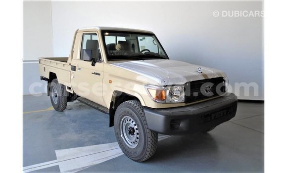 Buy Import Toyota Land Cruiser Beige Car in Import - Dubai in East Mahé Buy Import Toyota Land Cruiser Beige Car in Import - Dubai in East Mahé