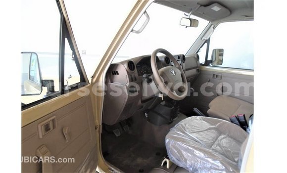 Buy Import Toyota Land Cruiser Beige Car in Import - Dubai in East Mahé Buy Import Toyota Land Cruiser Beige Car in Import - Dubai in East Mahé