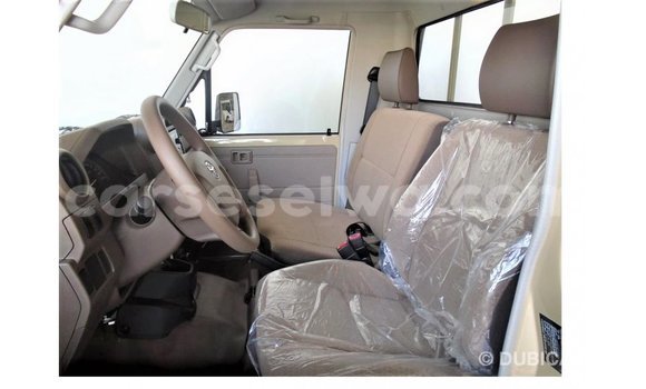 Buy Import Toyota Land Cruiser Beige Car in Import - Dubai in East Mahé Buy Import Toyota Land Cruiser Beige Car in Import - Dubai in East Mahé