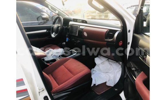 Buy Import Toyota Hilux White Car in Import - Dubai in East Mahé Buy Import Toyota Hilux White Car in Import - Dubai in East Mahé