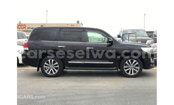 Buy Import Toyota Land Cruiser Black Car in Import - Dubai in East Mahé Buy Import Toyota Land Cruiser Black Car in Import - Dubai in East Mahé