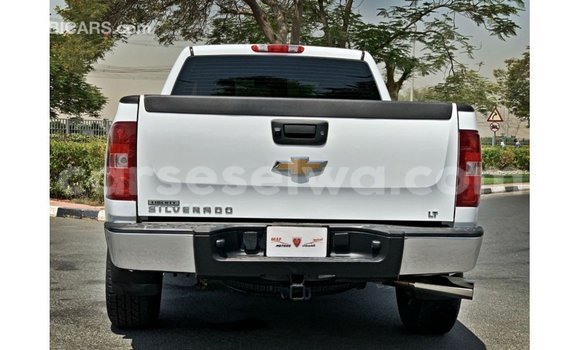 Buy Import Chevrolet Silverado White Car in Import - Dubai in East Mahé Buy Import Chevrolet Silverado White Car in Import - Dubai in East Mahé
