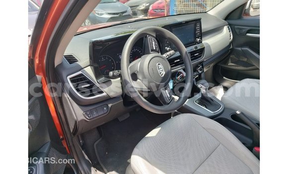 Buy Import Kia Carens Other Car in Import - Dubai in East Mahé Buy Import Kia Carens Other Car in Import - Dubai in East Mahé
