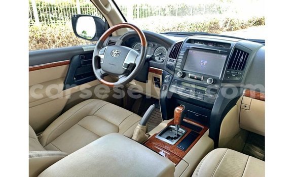 Buy Import Toyota Land Cruiser Other Car in Import - Dubai in East Mahé Buy Import Toyota Land Cruiser Other Car in Import - Dubai in East Mahé
