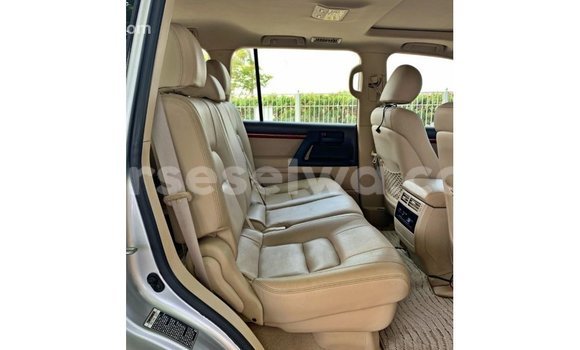 Buy Import Toyota Land Cruiser Other Car in Import - Dubai in East Mahé Buy Import Toyota Land Cruiser Other Car in Import - Dubai in East Mahé
