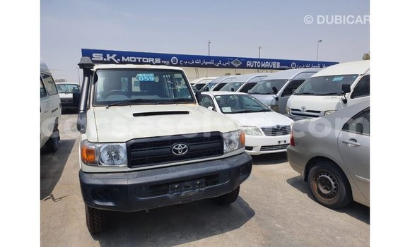 Buy Import Toyota Land Cruiser White Car in Import - Dubai in East Mahé Buy Import Toyota Land Cruiser White Car in Import - Dubai in East Mahé