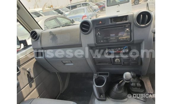 Buy Import Toyota Land Cruiser White Car in Import - Dubai in East Mahé Buy Import Toyota Land Cruiser White Car in Import - Dubai in East Mahé