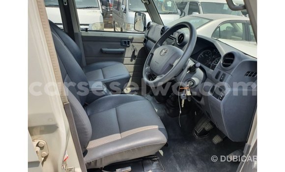 Buy Import Toyota Land Cruiser White Car in Import - Dubai in East Mahé Buy Import Toyota Land Cruiser White Car in Import - Dubai in East Mahé
