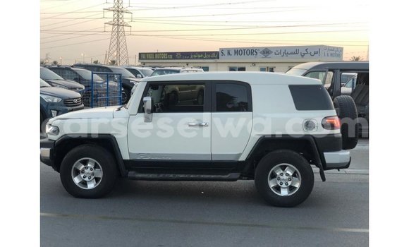Buy Import Toyota FJ Cruiser White Car in Import - Dubai in East Mahé Buy Import Toyota FJ Cruiser White Car in Import - Dubai in East Mahé